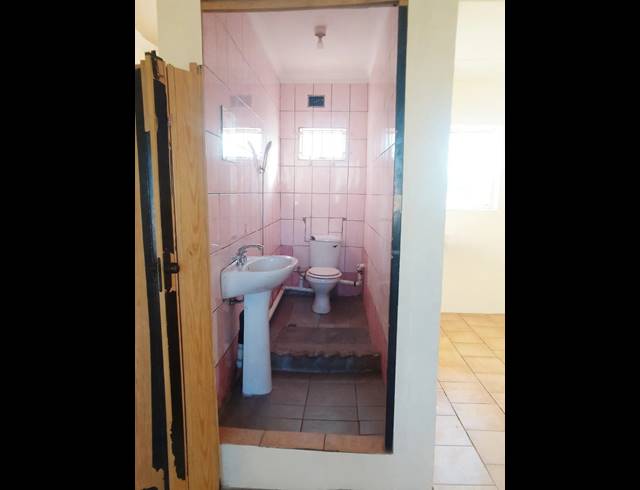 2 BEDROOM DUPLEX TO LET IN CROFTDENE